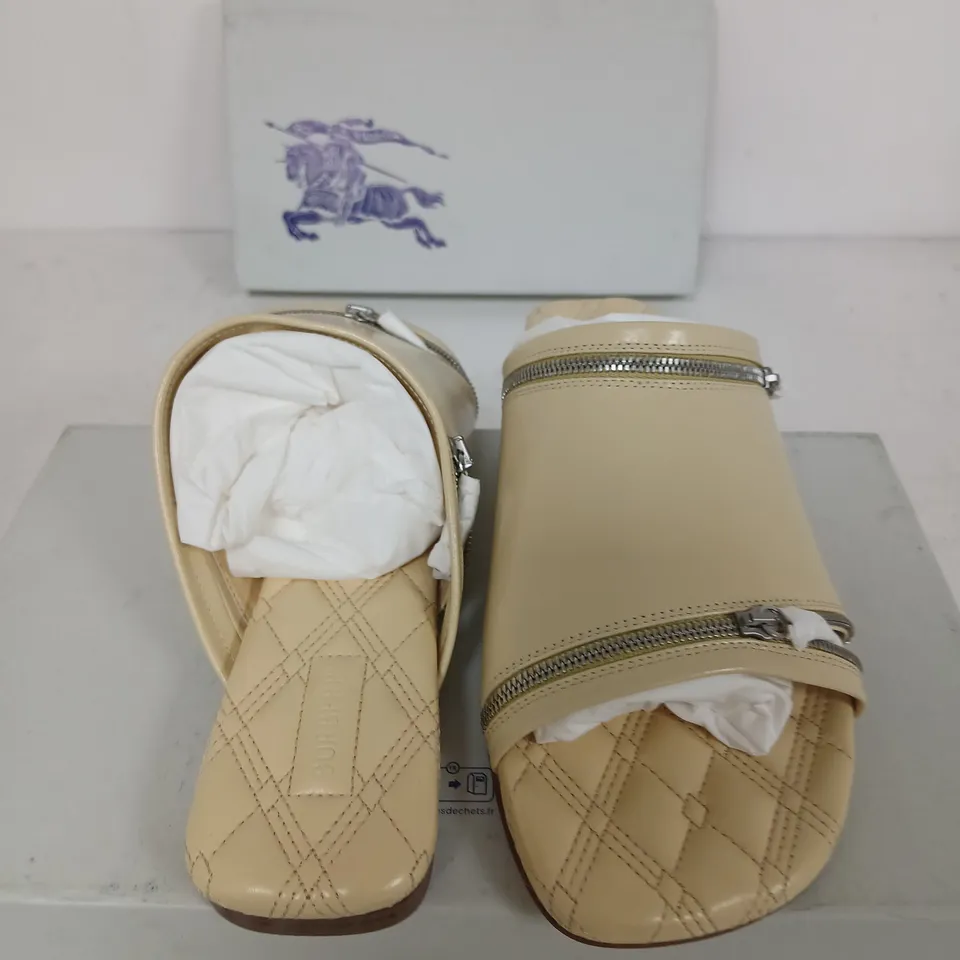 BURBERRY ZIP SANDAL WITH KITTEN HEEL – DAFFODIL BEIGE (EU 39 / UK 6)