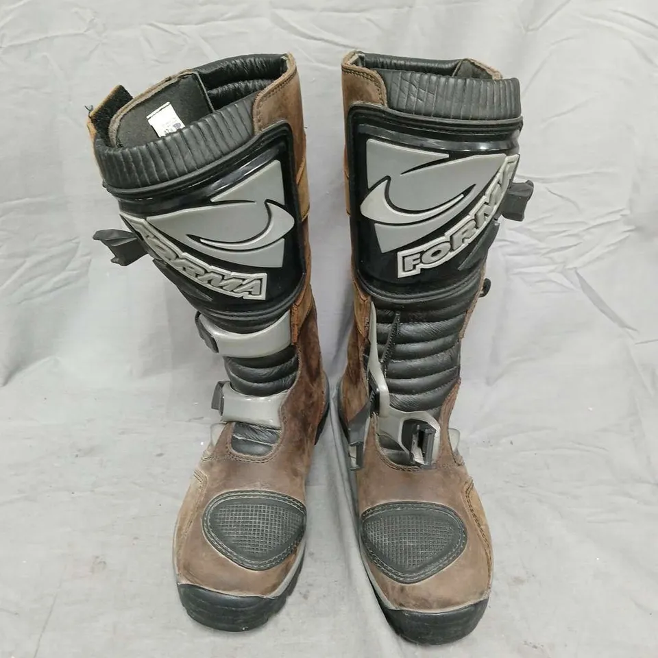 FORMA ADVENTURE MOTORCYCLE BOOTS – BROWN/BLACK, EU 42 (PAIR)