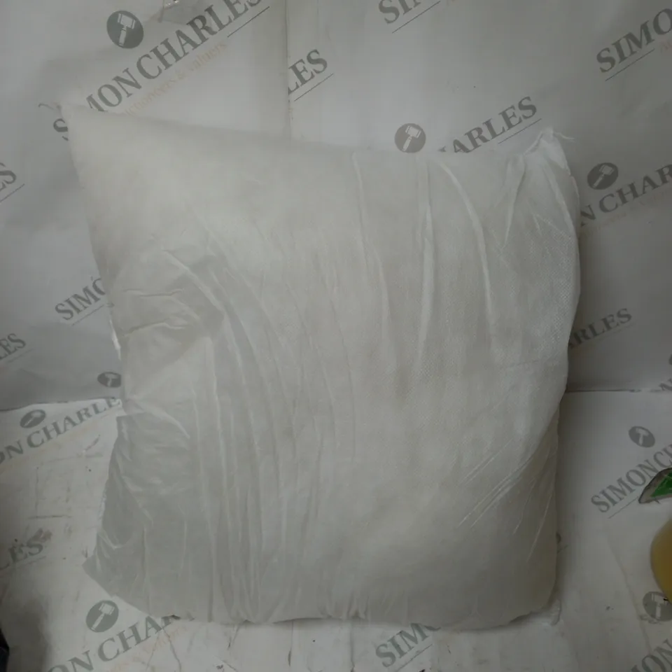 LOT OF 4 CUSHIONS 