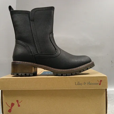 BOXED PAIR OF LILLEY & SKINNER SIDE-ZIP ANKLE BOOTS IN BLACK SIZE EU 40