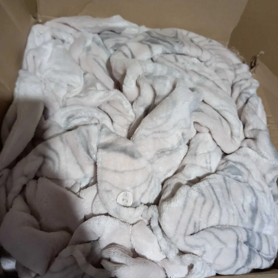 COZEE HOME MARBLE SWIRL VELVETSOFT DUVET SET