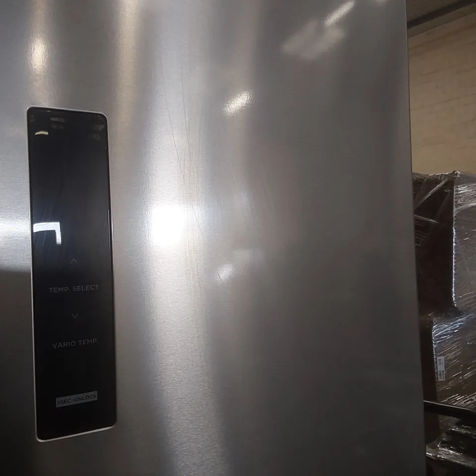 LOGIK L4D83X25 FRIDGE FREEZER - INOX