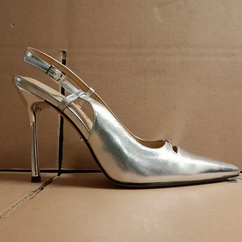 PAIR OF CHARLES & KEITH POINTED TOE STILETTO SLINGBACK HEELS IN METALLIC SILVER SIZE EU 40