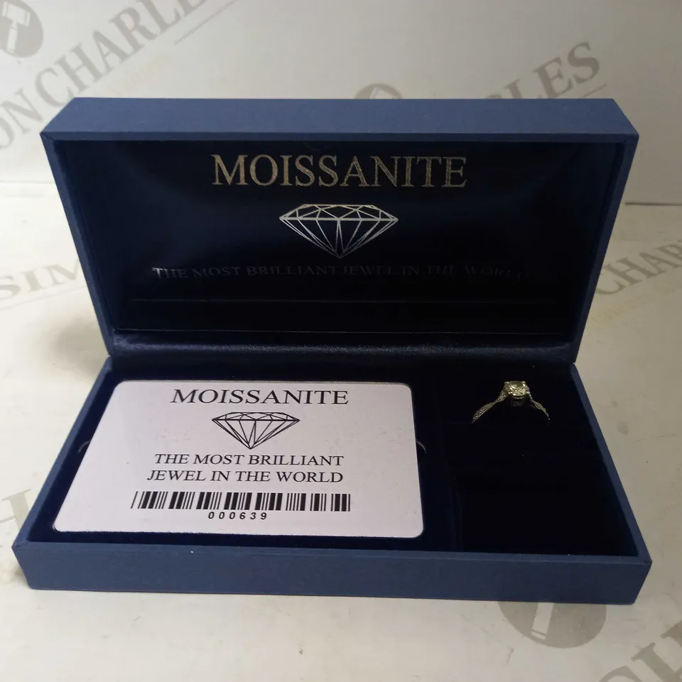 MOISSANITE 9CT GOLD 1CT EQ TWISTED SHANK SOLITAIRE RING SIZE P RRP £469