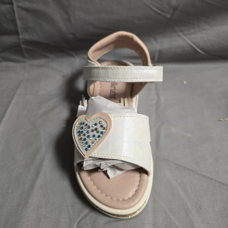 GIRLS' WHITE SANDALS WITH RHINESTONE HEART – VELCRO STRAP, EU 31