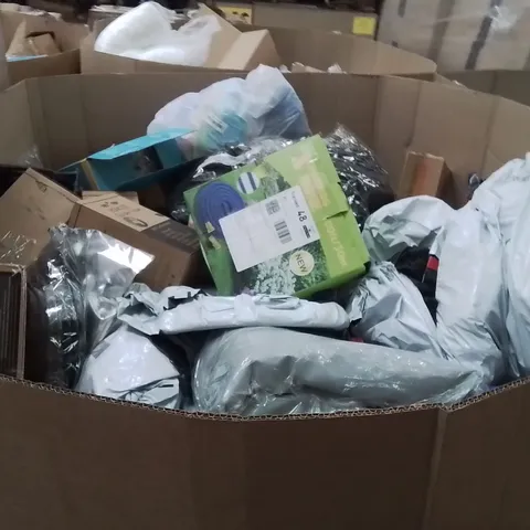PALLET CONTAINING A LARGE QUANTITY OF HOSES