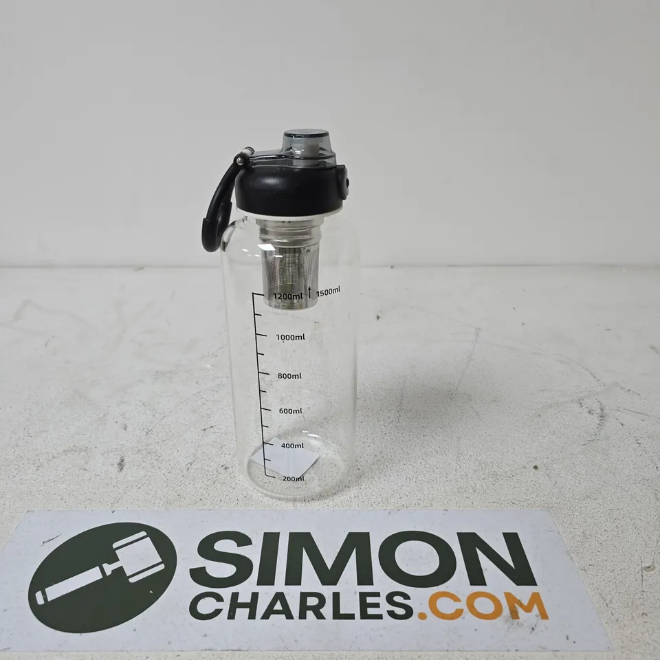 CLEAR GLASS WATER BOTTLE WITH INFUSER, 1.5L CAPACITY
