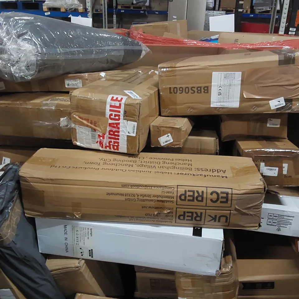 PALLET OF ASSORTED ITEMS INCLUDING: PULL UP BARS, ARTIFICIAL PLANTS, CEILING LIGHTS, ROLLER BLINDS ECT