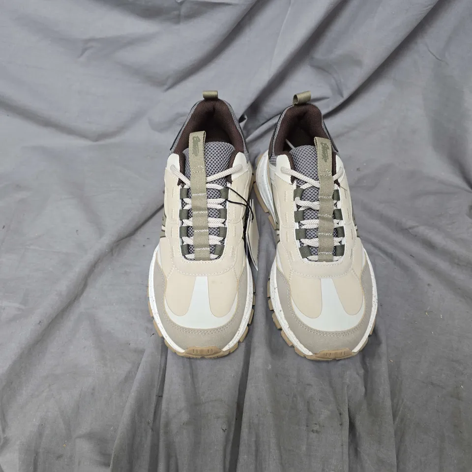 UNBOXED PAIR OF PULL & BEAR SWD TRAINERS IN BEIGE - SIZE 40