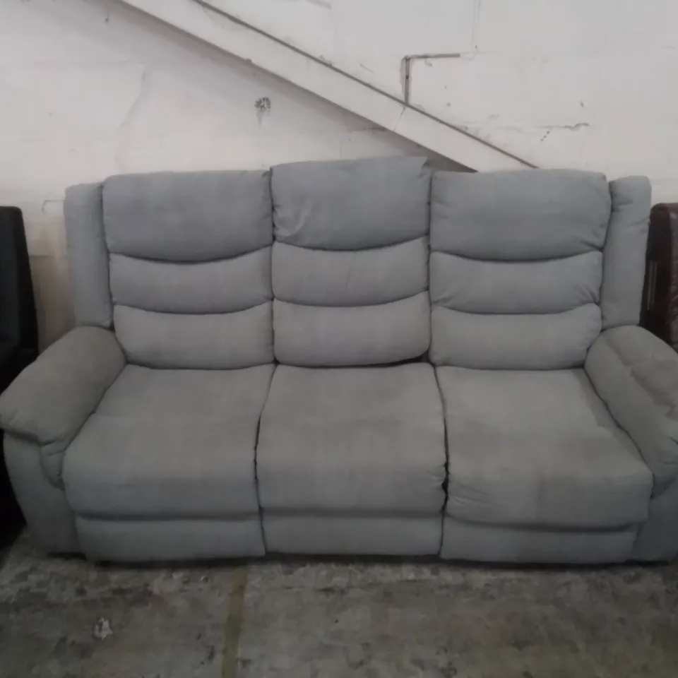 DESIGNER 3-SEATER RECLINER SOFA IN GREY FABRIC 