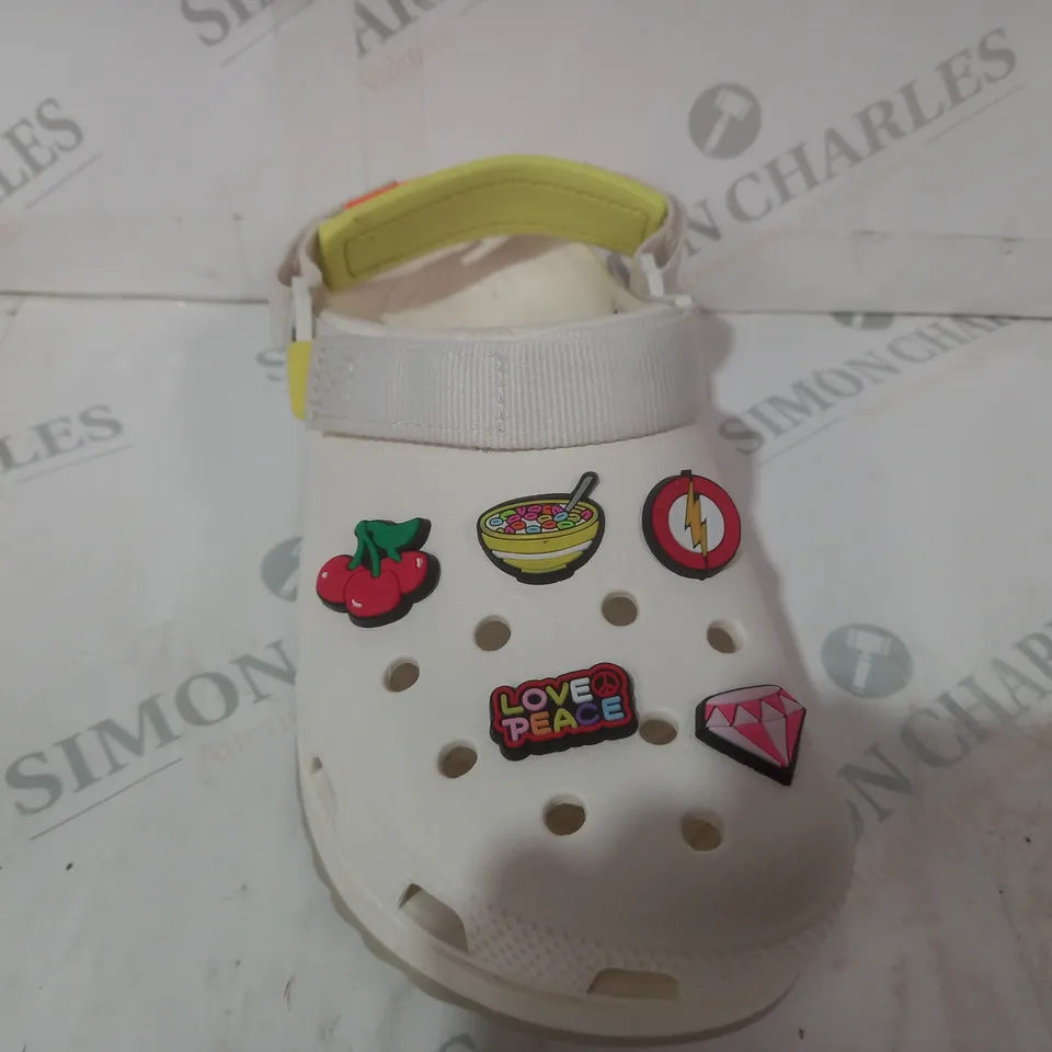PAIR OF CROCS CLASSIC HIKER CLOGS IN WHITE UK SIZE M5/W6