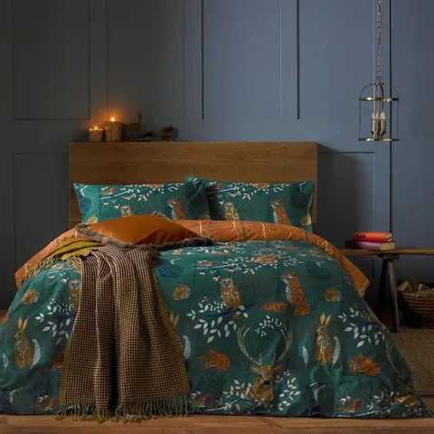 BAGGED REVERSIBLE DUVET COVER SET // SIZE: UNSPECIFIED 