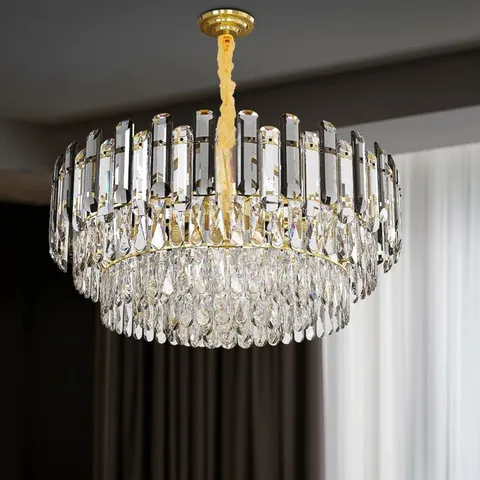 BOXED BOODY 10-LIGHT CRYSTAL CHANDELIER (1 BOX)