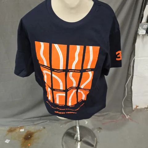 ISLE OF MAN TT OFFICIAL MERCHANDISE T-SHIRT – NAVY WITH ORANGE GRAPHIC