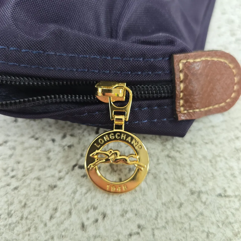LONGCHAMP NAVY NYLON TOTE BAG WITH BROWN LEATHER HANDLES & GOLD LOGO CHARM