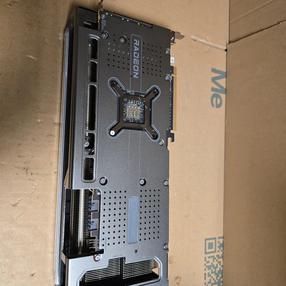 AMD RADEON GRAPHICS CARD – TRIPLE-FAN PCIE GPU 