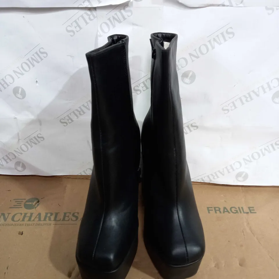 BLACK MATTE SQUARE PLATFORM HIGH BLOCK HEELED ANKLE BOOTS SIZE 5