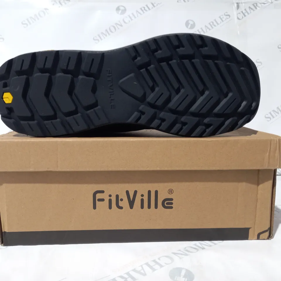 BOXED PAIR OF FITVILLE COZYCORE BOOTS IN BLACK UK SIZE 10
