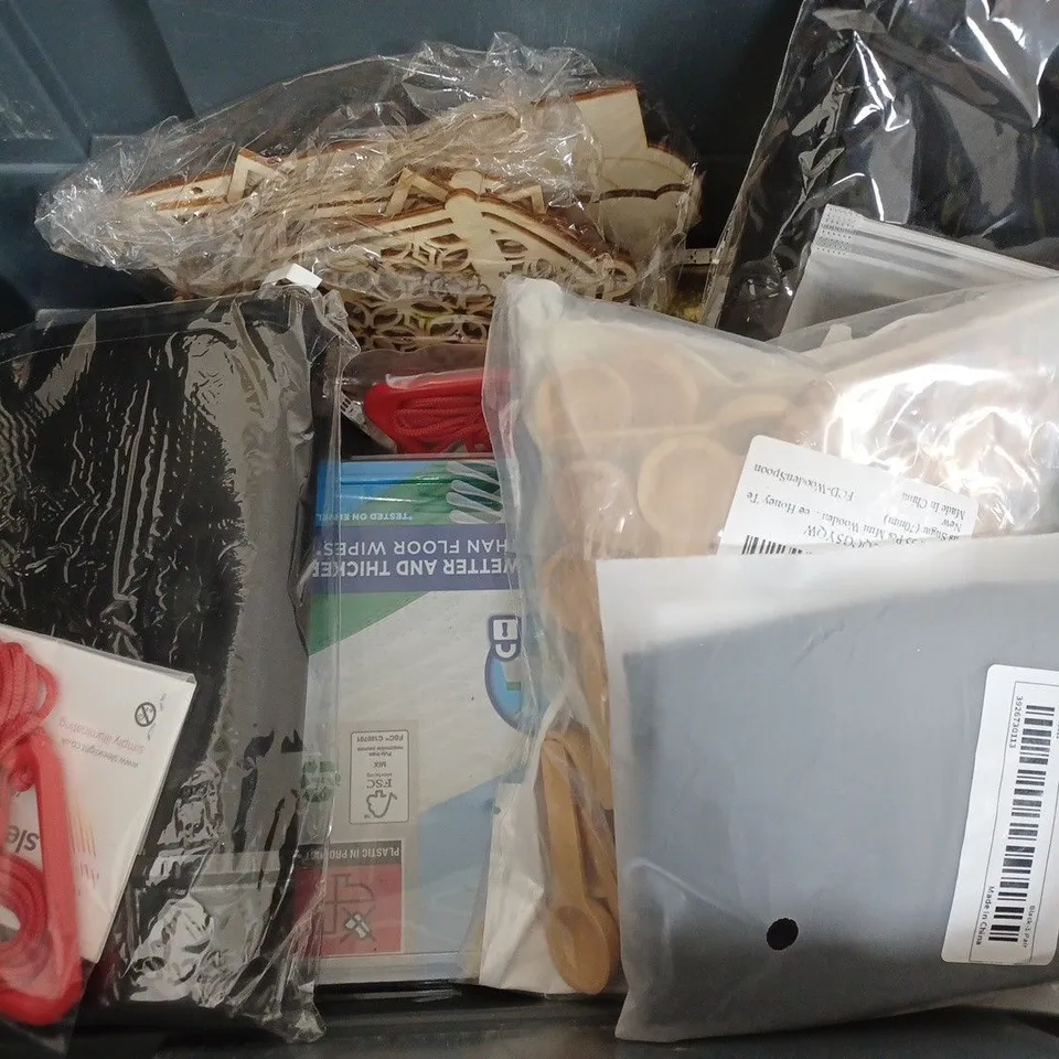 BOX OF APPROXIMATELY 10 ASSORTED ITEMS TO INCLUDE - STANLEY FATMAX - CONFIDENTIAL SEAL - SHOE POLISH ETC