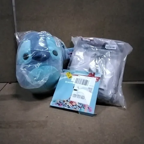 LOT OF VARIOUS ASSORTED HOUSEHOLD ITEMS TO INCLUDE: STITCH STUFFED TOY, BRACELET MAKING KIT, CHILDS GRIM REAPER COSTUME ETC