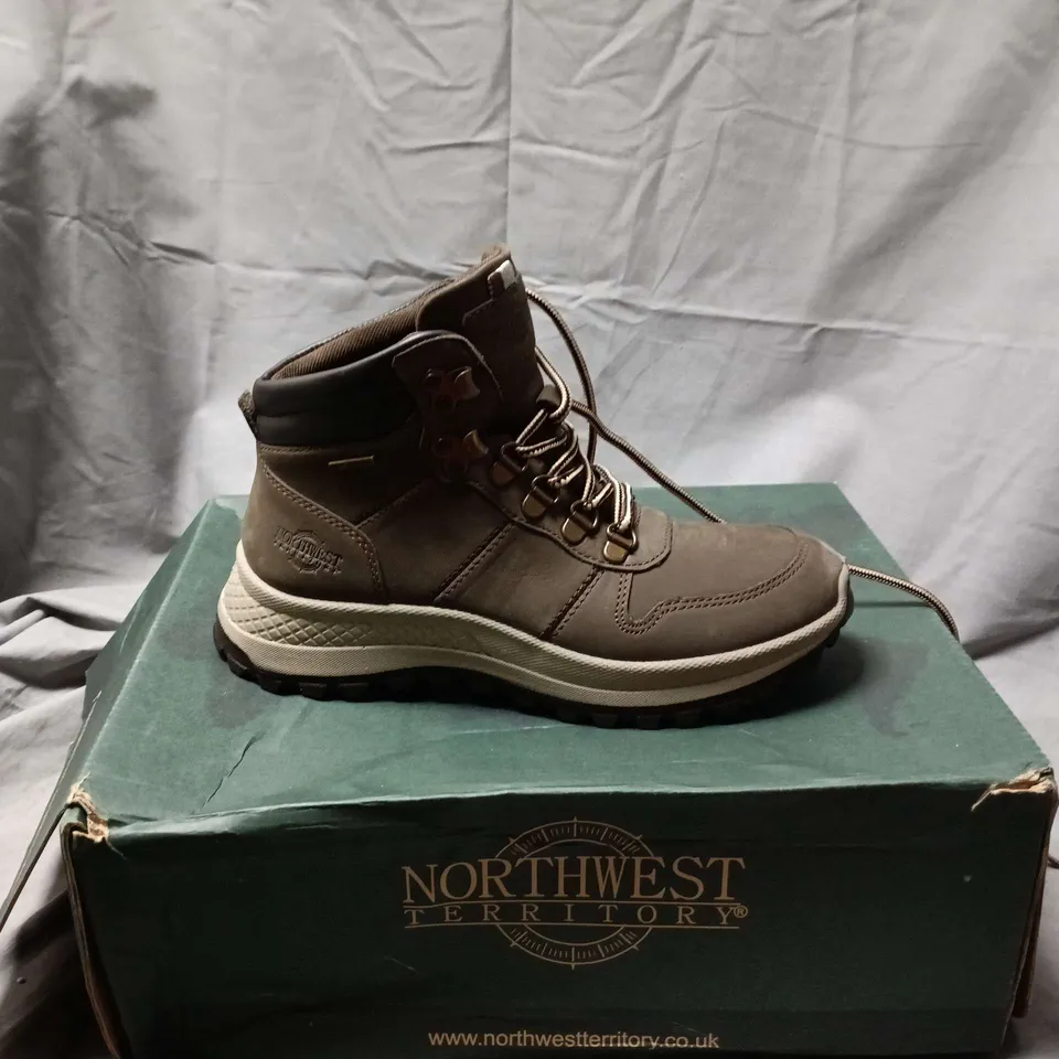 NORTHWEST TERRITORY WATERPROOF HIKING BOOTS – BROWN - UK SIZE 3