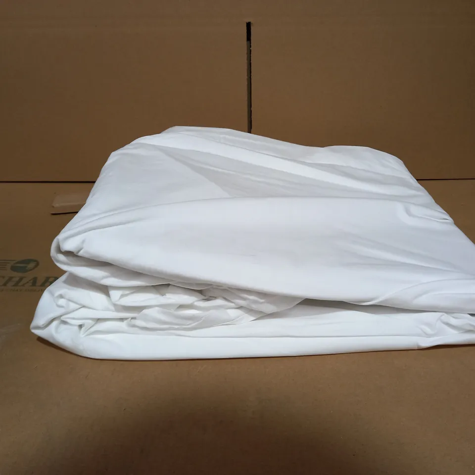 WHITE DOUBLE BEDSHEET