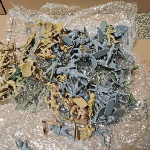 LOT OF PLASTIC ARMY MEN IN 3 COLOURS
