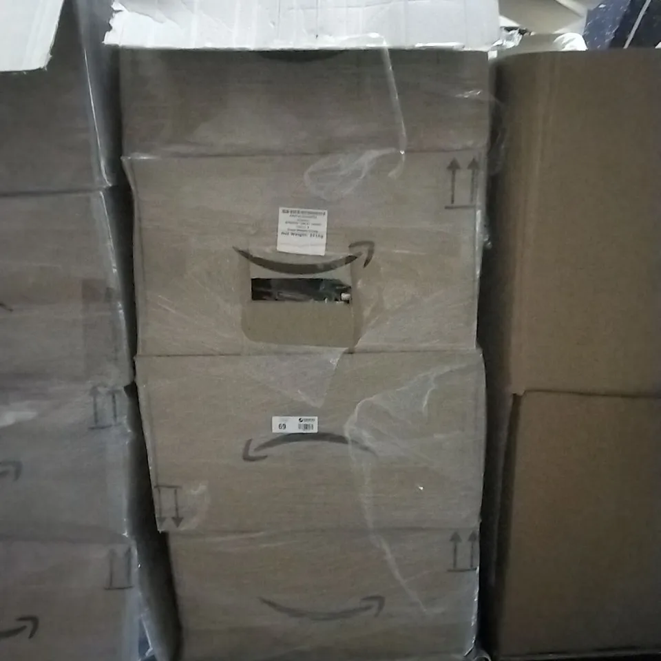 PALLET CONTAINING LARGE QUANTITIES OF IPAD CASES, PROTECTORS ETC...