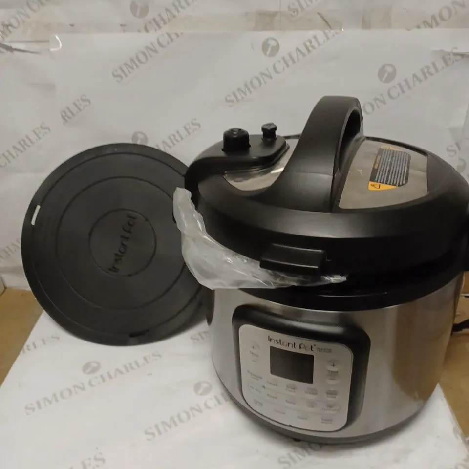 INSTANT POT DUO CRISP + AIR FRYER 8L MULTICOOKER