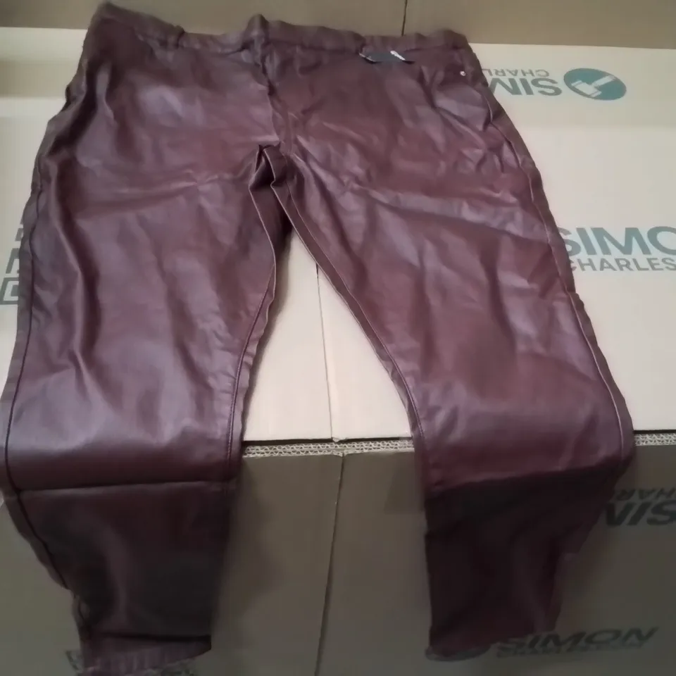 BOXED BRAND NEW APPROXIMATELY 5 SIMPLY BE COATED AMBER TROUSERS PLUM SIZE 26L