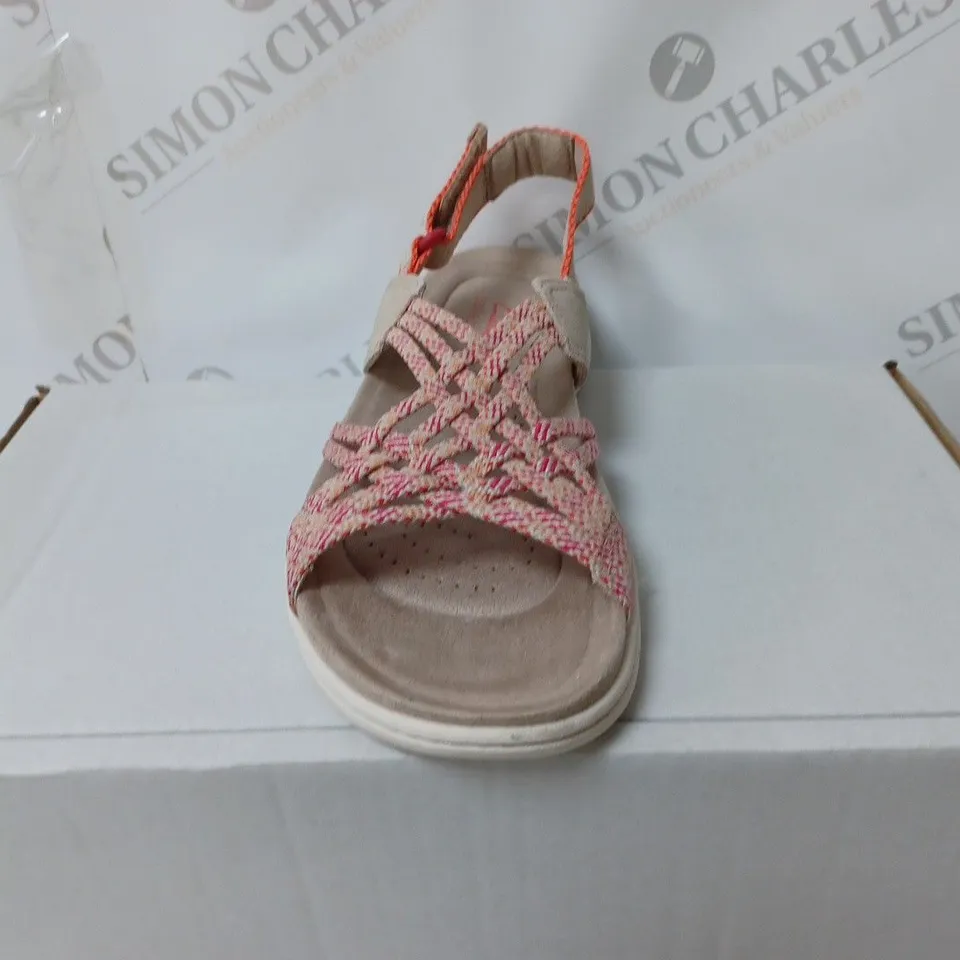 PAIR OF CLARK'S EASE SANDALS IN SAND/COMBI SIZE 4