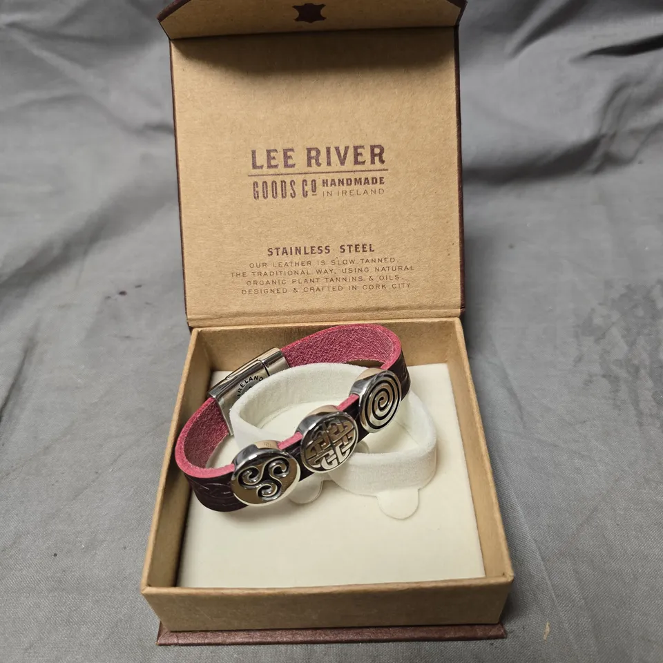 LEE RIVER GOODS CO HANDMADE LEATHER BRACELET – STAINLESS STEEL DISCS, IRELAND