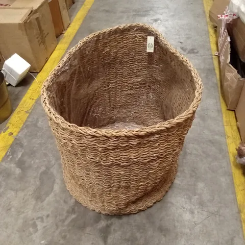 DESIGNER OPEN TOP BASKET WITH PLASTIC LINER