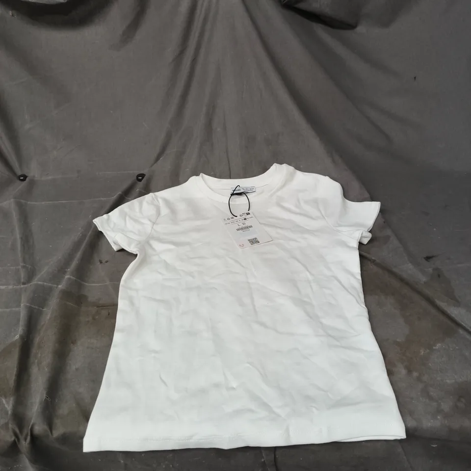 BERSHKA KIDS WHITE T-SHIRT – SIZE L (MEX 30) 
