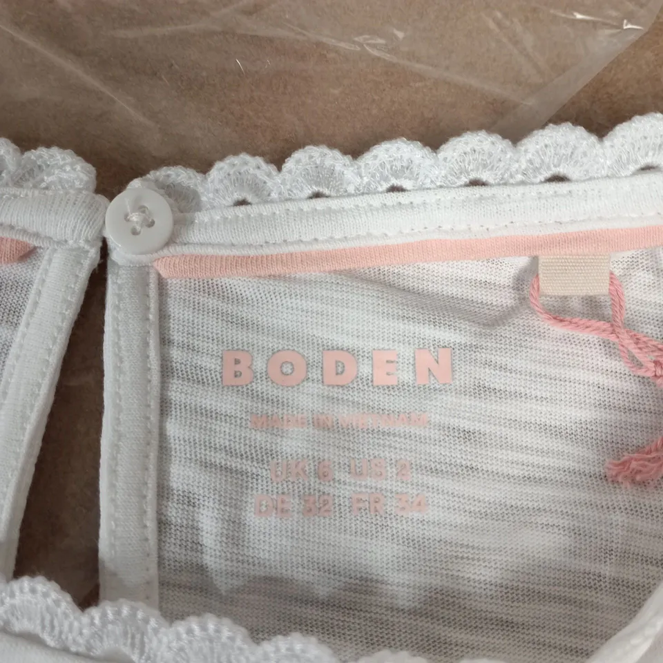 BODEN WHITE TOP WITH LACE TRIM – SIZE S