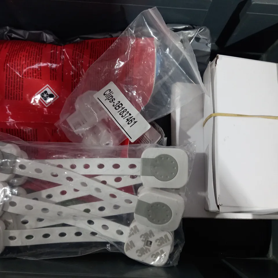 BOX OF APPROXIMATELY 10 ASSORTED ITEMS TO INCLUDE - BOTTLE OPENER & CORKSCREW - SET OF 4 KNIFES - SUPER GLUE ECT
