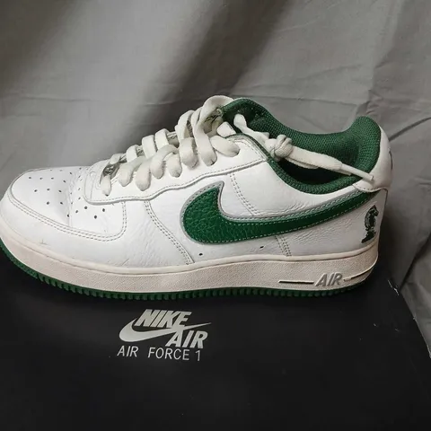 NIKE AIR FORCE 1 LOW SNEAKERS β WHITE/DEEP FOREST-GREY, UK 8 (US MEN 9 / US WOMEN 10.5)