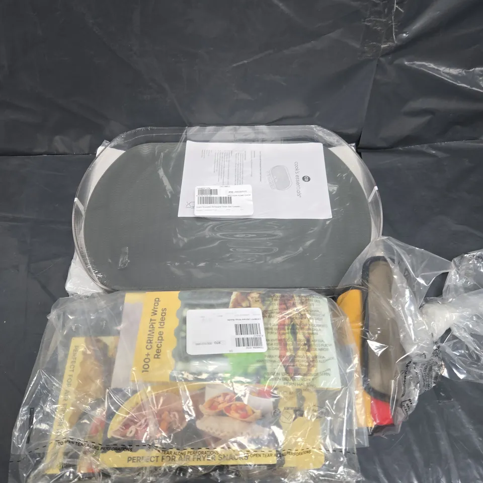 BOX OF APPROXIMATELY 15 ASSORTED HOMEWARE ITEMS TO INCLUDE MAKE UP BAG. COOKS ESSENTIALS AND CRIMPIT