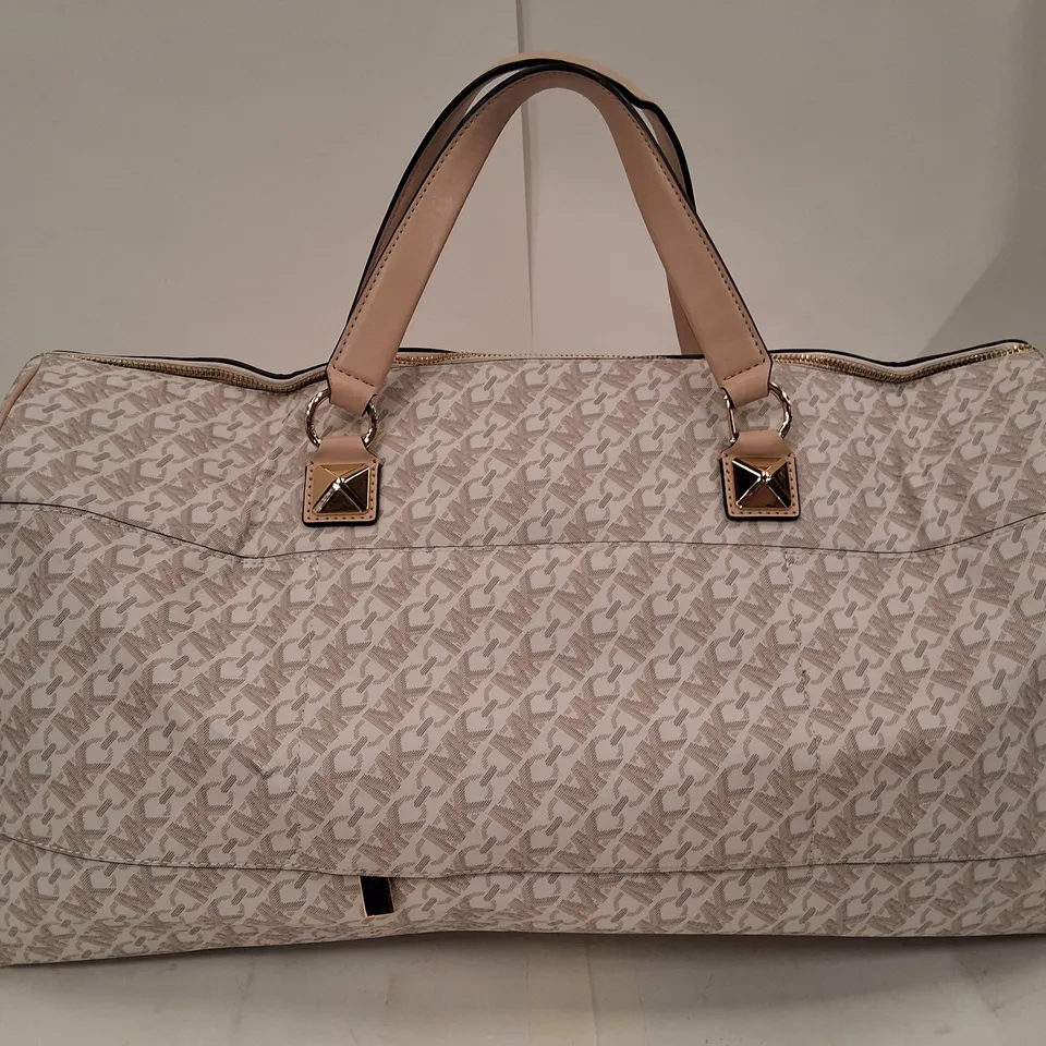 MICHAEL KORS
GRAYSON EXTRA-LARGE DUFFLE BAG