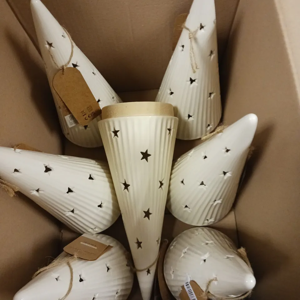8 X STACEY SOLOMON LIGHT-UP TREES - COLLECTION ONLY 