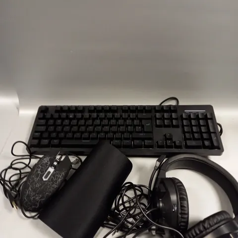 BOXED TECH 4-IN-1 GAMING KIT