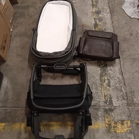 BOXED SILVERCROSS PRAM