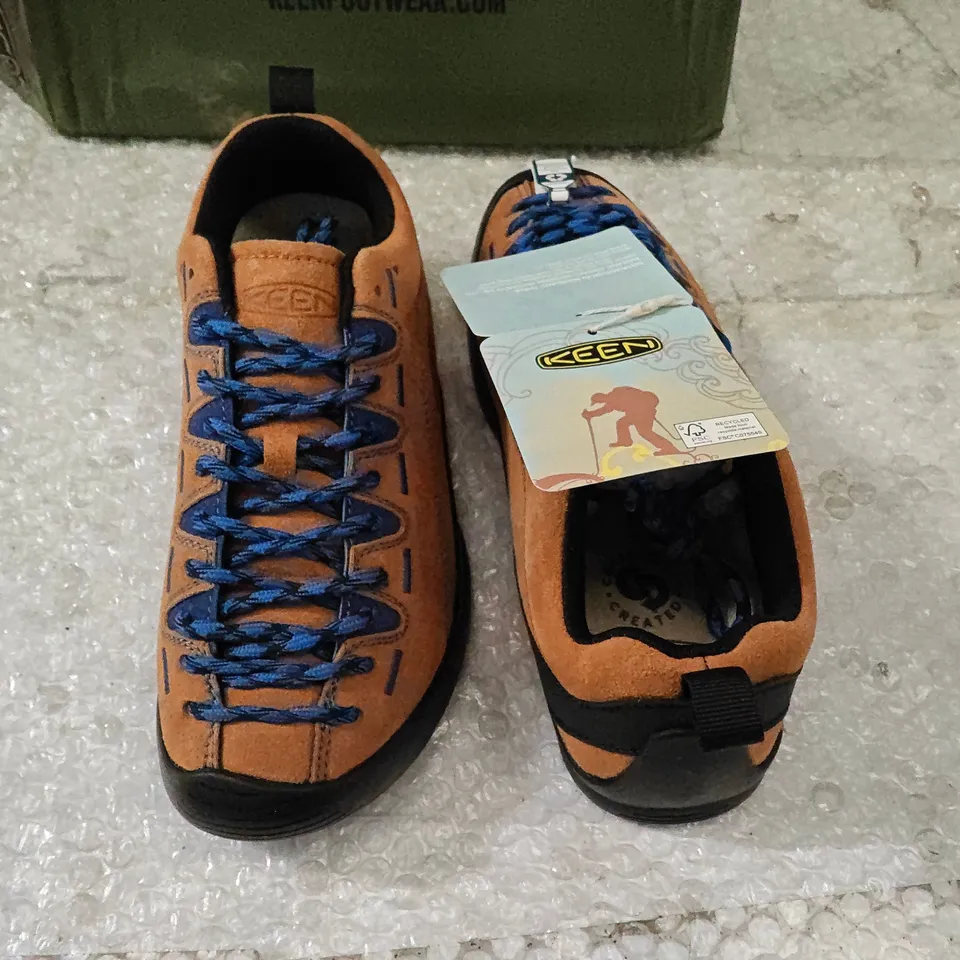 KEEN OUTDOOR HIKING SHOES – ORANGE SUEDE, BLUE LACES (MEN'S) - UK 4