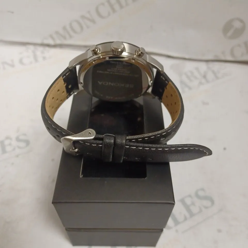 BOXED SEKONDA GENTS CHRONOGRAPH RED SPORTS WATCH WITH GENUINE LEATHER STRAP - JAPAN MOVEMENT - 5ATM. 
