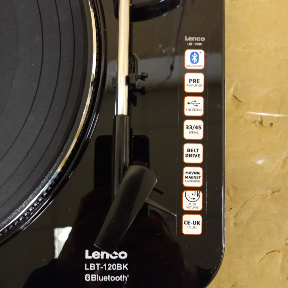 LENCO TURNTABLE AND SPEAKERS (X2)