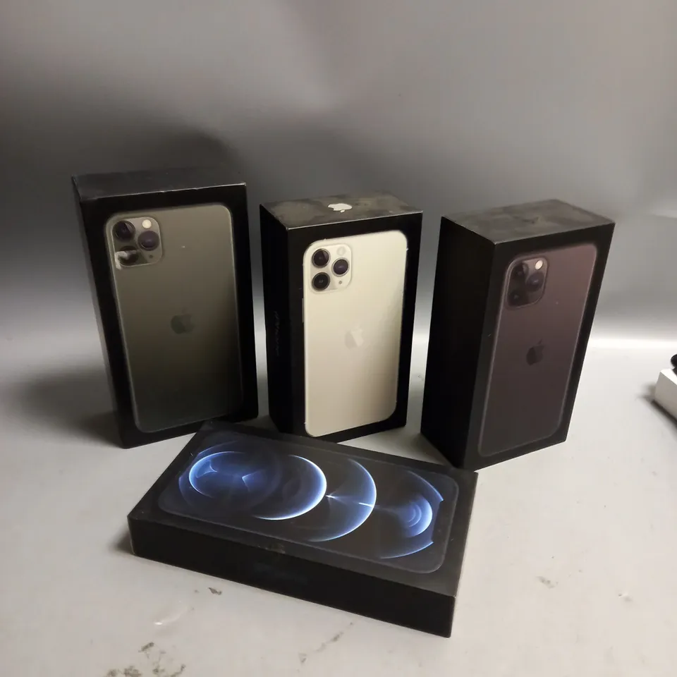 LOT OF APPROX. 16 IPHONE EMPTY DISPLAY BOXES