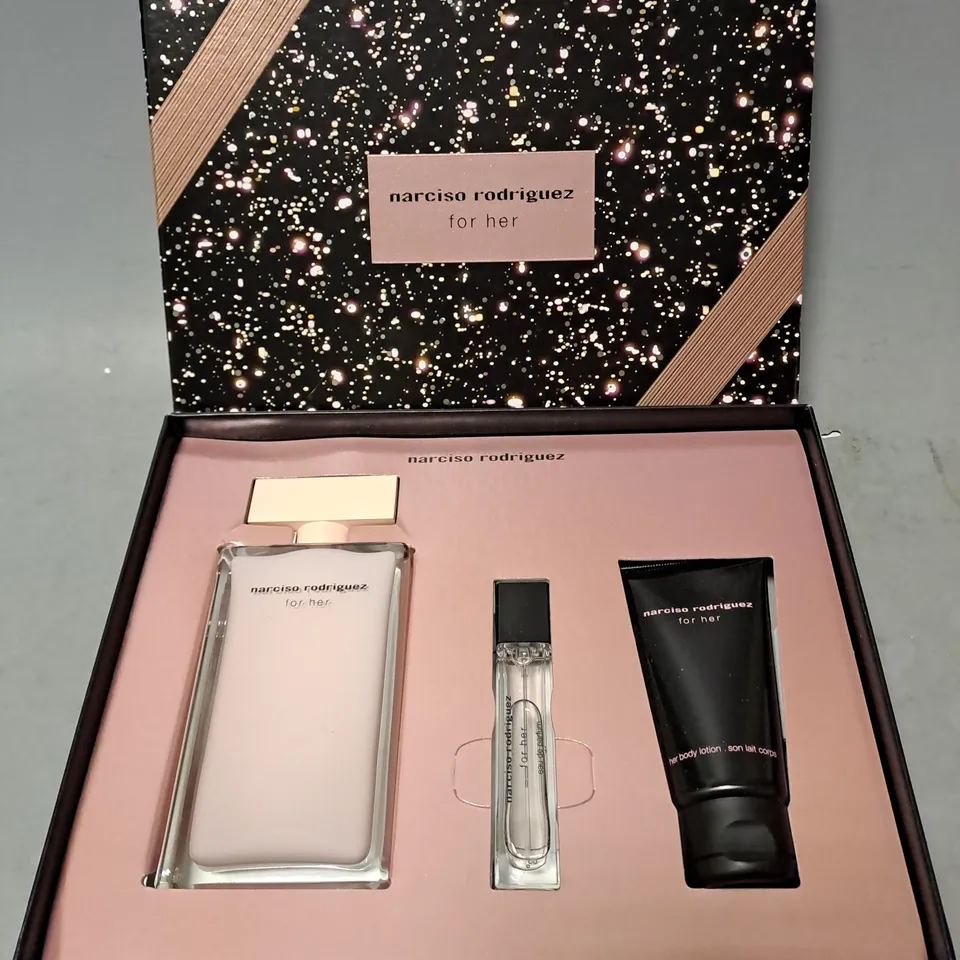 BOXED NARCISO RODRIGUEZ FOR HER EAU DE PARFUM GIFT SET