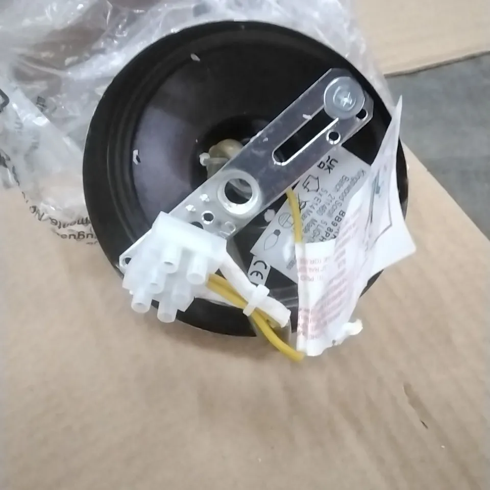 BOXED BRATTON 5 LIGHT CANDLE STYLE CHANDELIER 