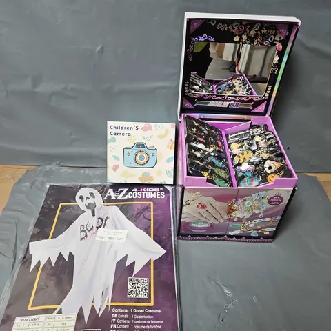 BOX OF APPROXIMATELY 5 ASSORTED TOYS TO INCLUDE FANCY DRESS, KIDS CAMERA AND JEWELLERY BOXES