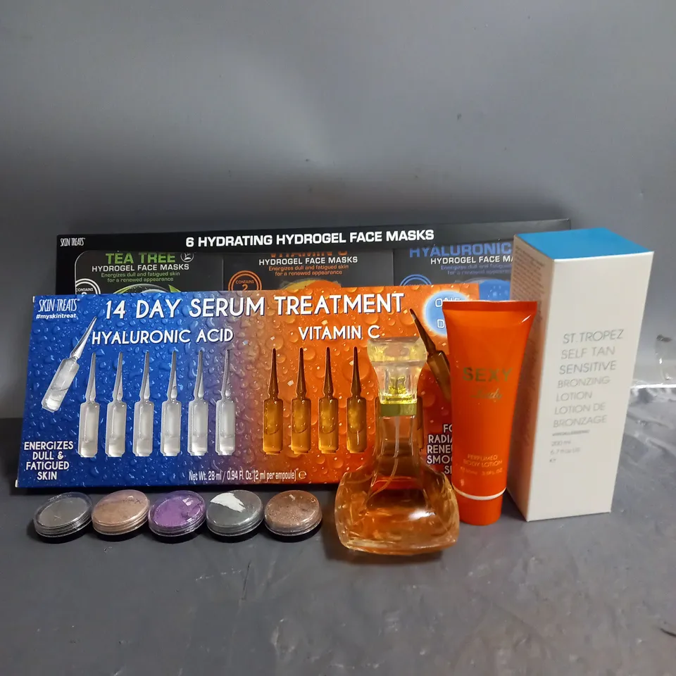 BOX OF APPROX 6 ASSORTED COSMETIC PRODUCTS TO INCLUDE - HYDROGEL MASKS - 14 DAY SERUM TREATMENT - ST TROPEZ SENSITIVE BRONZING LOTION - ETC